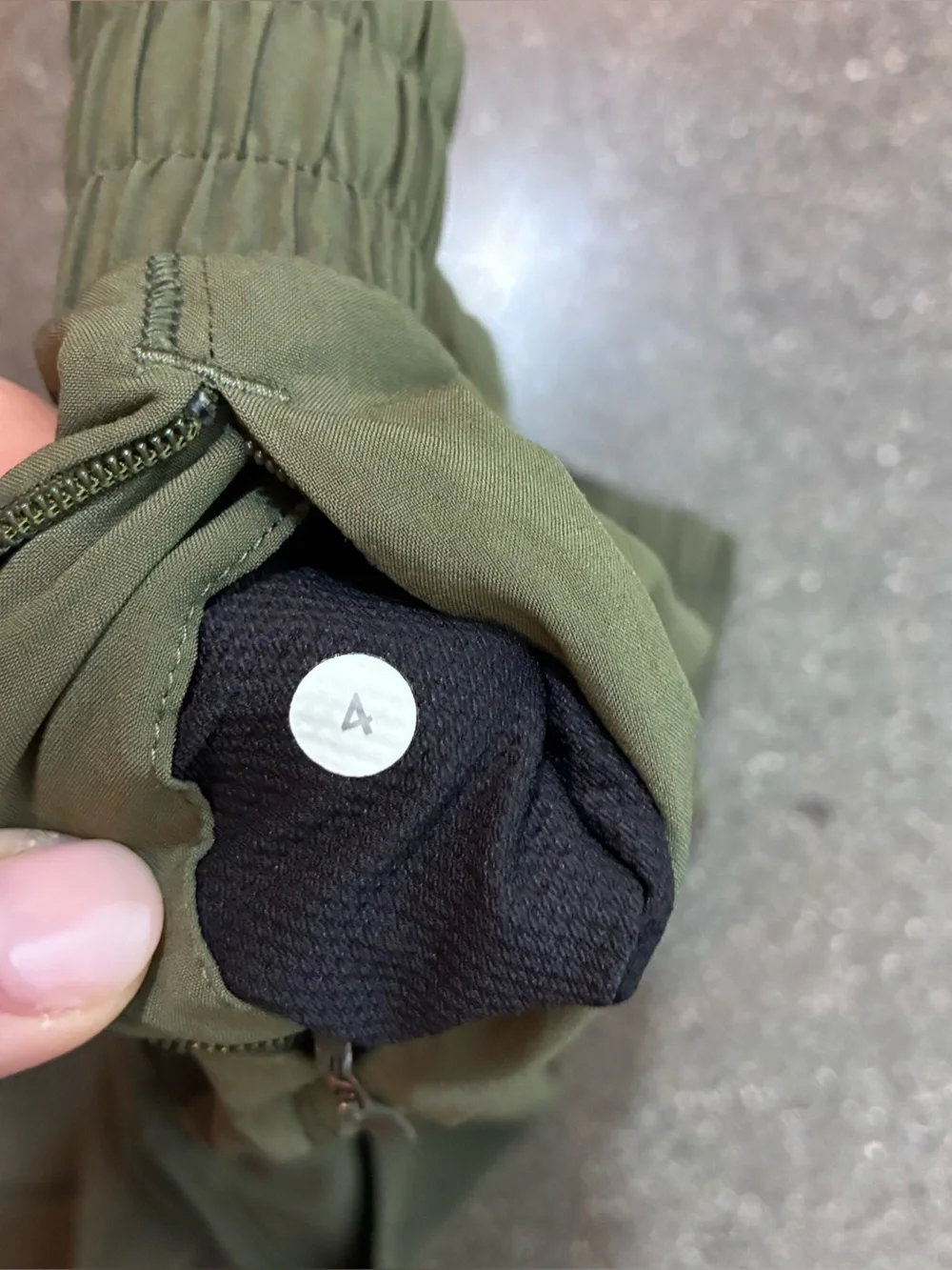 Lululemon Hotty‎ Hot Short II Olive Green Size 4 Running Pocket Mesh Gym
